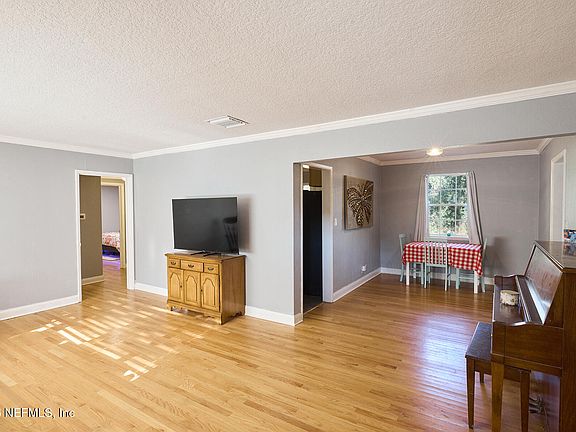 4th image of 4639 MARTINGALE Road