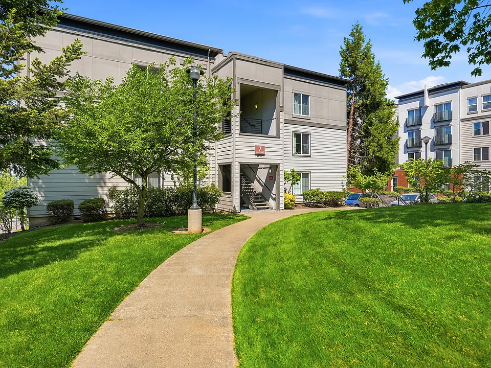 Terrace At Columbia Knoll Apartments