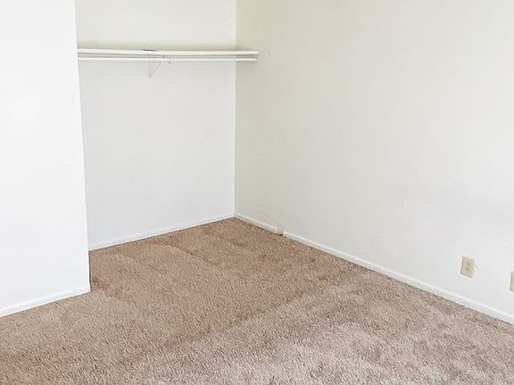 5th image of 716 Highland Dr #102