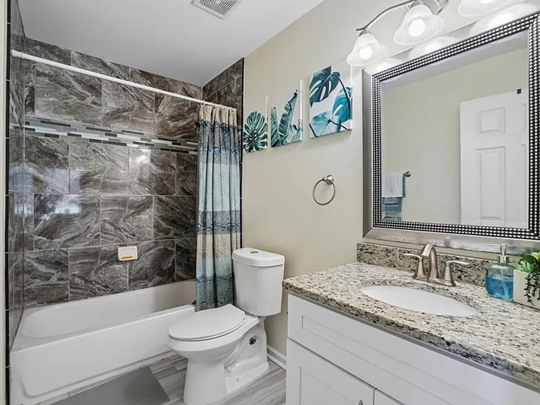 744 Garibaldi St SW — Photo 14