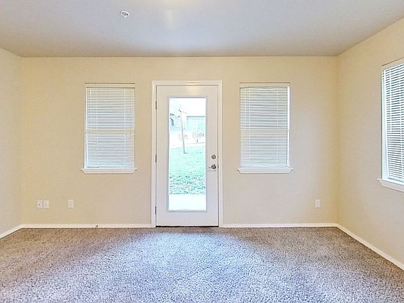 2nd image of 1029 22nd St Unit 401