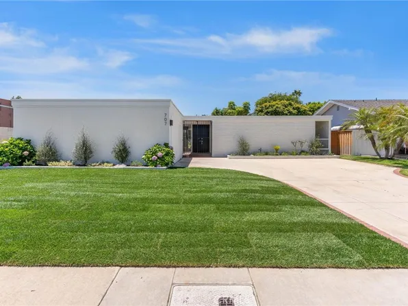 707 Patolita Dr, Corona Del Mar, CA 92625