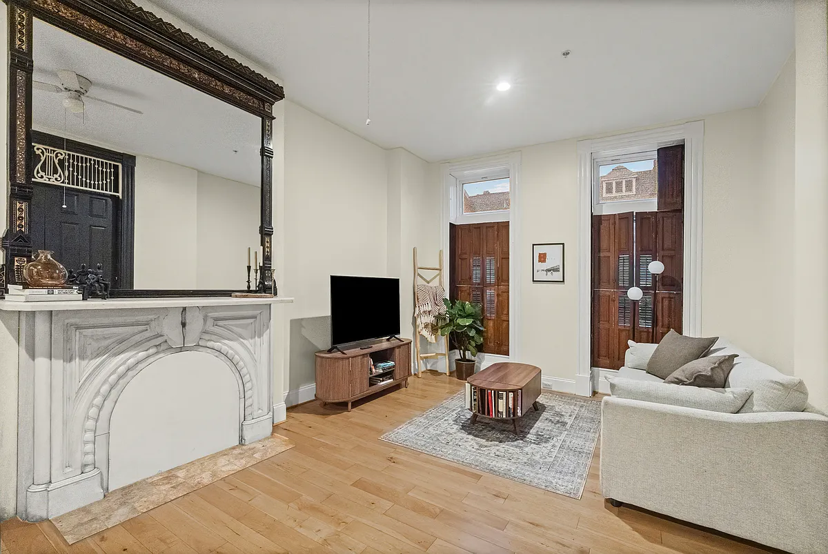 Living room - 2209 Eutaw Pl #A