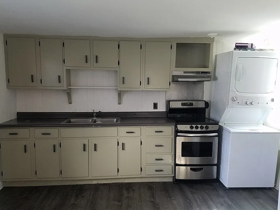 589 Main St #1L