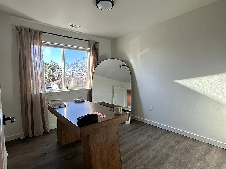 527 S Canterbury Ln — Photo 10