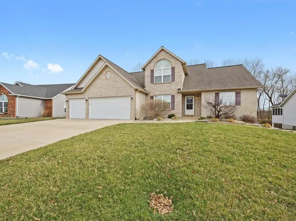 32 Annebriar Dr, Maryville, IL 62062