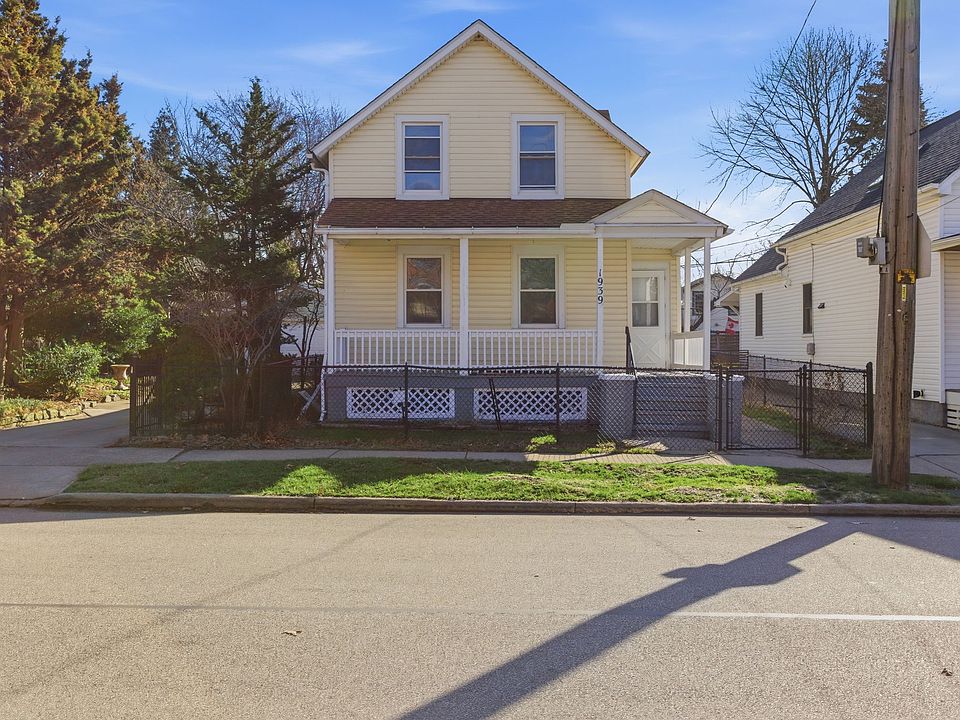 1st image of 1939 W 54th St