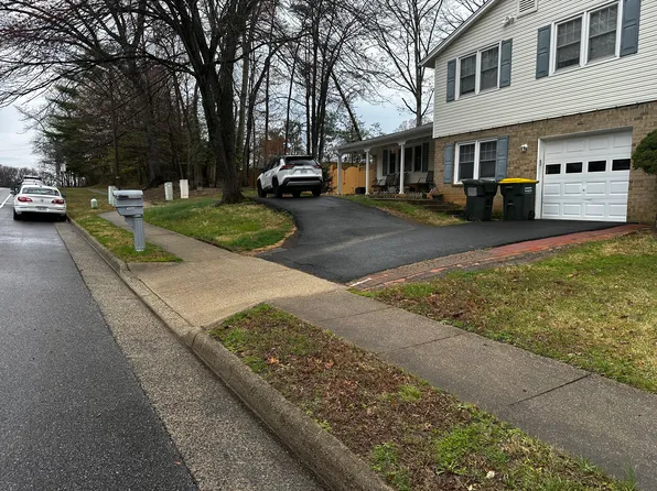 4909 Sideburn Rd, Fairfax, VA 22032