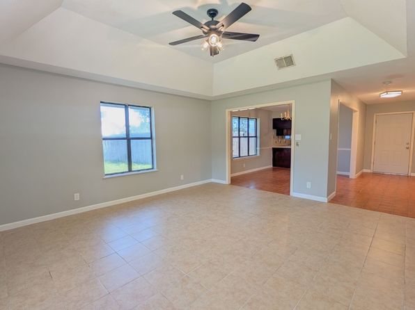 5810 & 5812 Masters Blvd #5810
