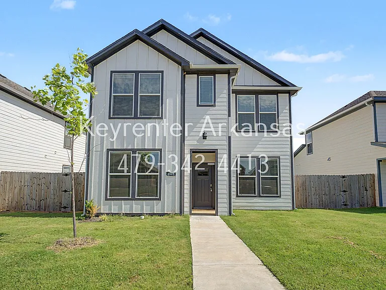 4808 Planetree St — Photo 1