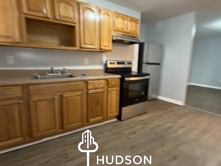 366 Forrest St #3 — Photo 1