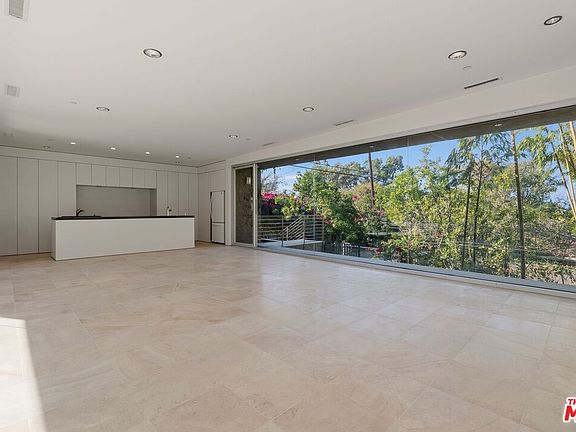 2nd image of 3944 Cody Rd