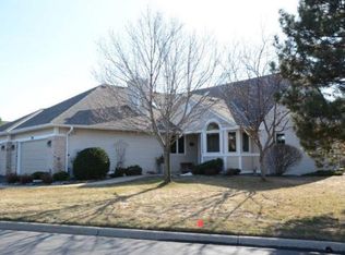 7000 Oak Pointe Curv, Bloomington, MN 55438