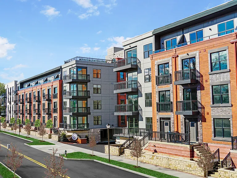 Crescent at Chevy Chase — Photo 8