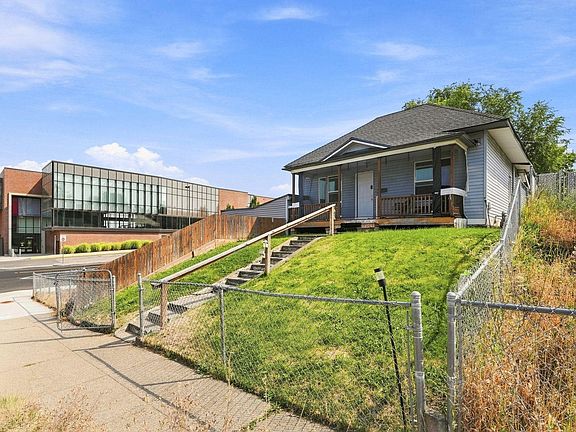 3rd image of 603 W Augusta Ave #601-601.5