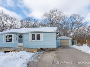 219 S Fruitport Rd, Spring Lake, MI 49456