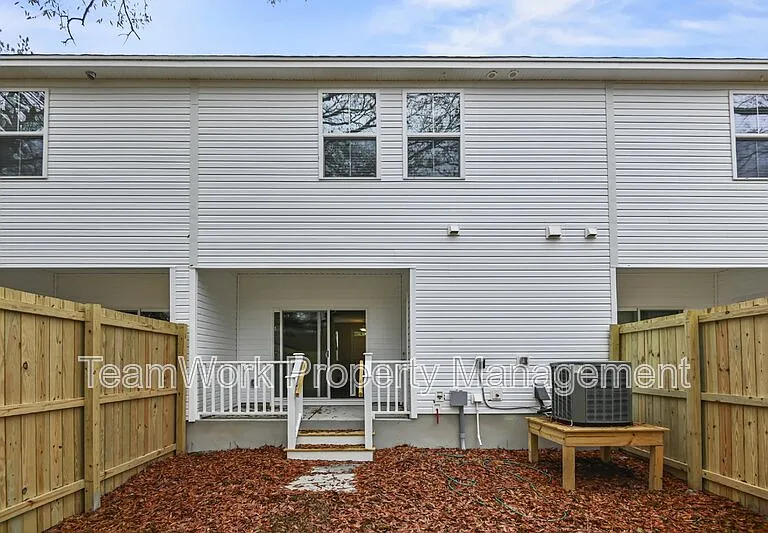 101 Langley Dr #B — Photo 22