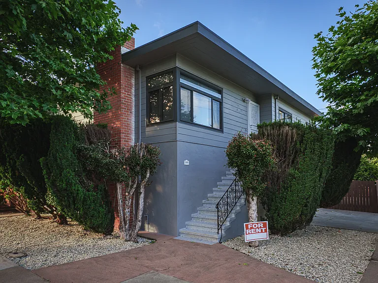 582 Euclid Ave #A — Photo 1