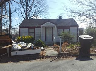 2211 Poinsettia Rd, Greensboro, NC 27407