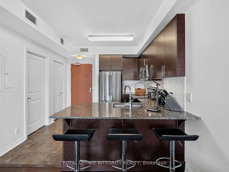 242 Rideau St #2505 — Photo 28