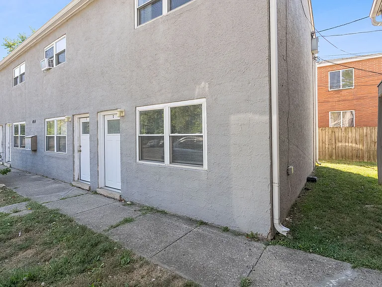 464 E Norwich Ave #D — Photo 19