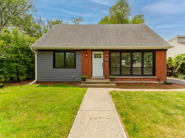 7015 Palma Ln, Morton Grove, IL 60053