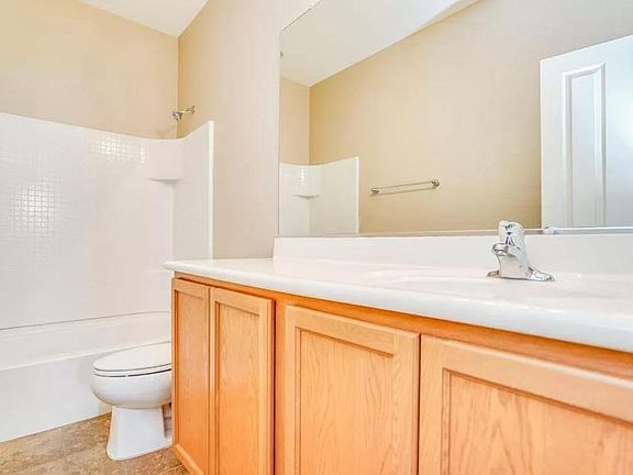 2nd image of 41271 W Parkhill Dr
