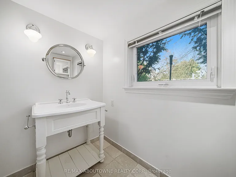 481 Anthony Dr — Photo 27