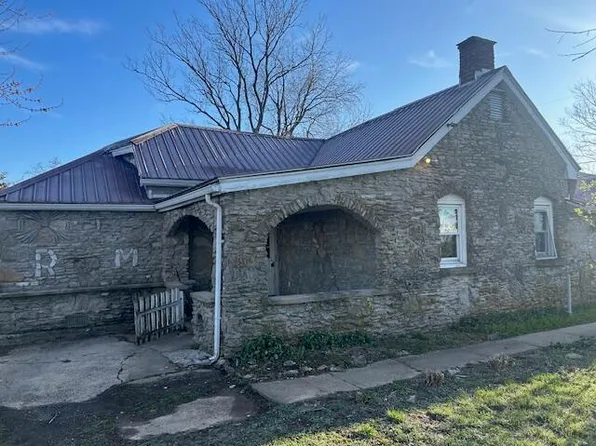 1031 Kidds Mill Rd E, Versailles, KY 40383