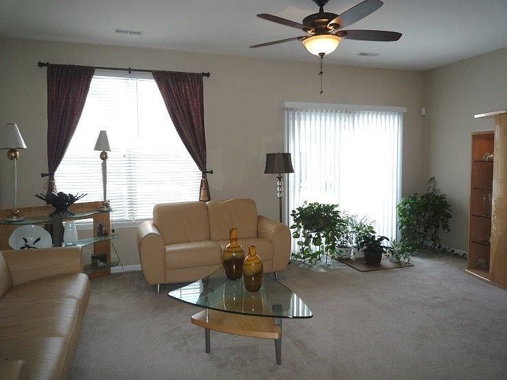 1st image of 919 Flagstone Dr
