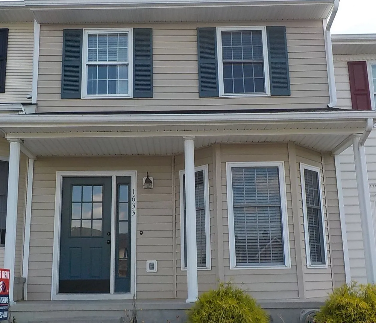 3 Bedroom 2.5 Bath Townhouse — Photo 1