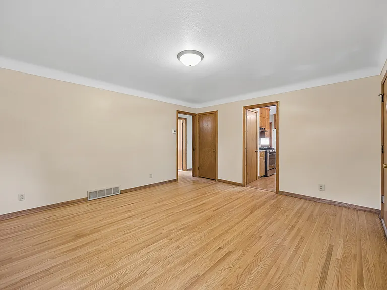 4414 Washington St NE — Photo 8