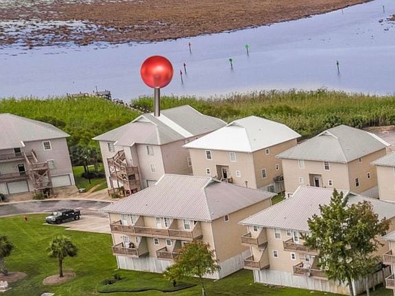 4th image of 4 Yacht Club Dr APT 46