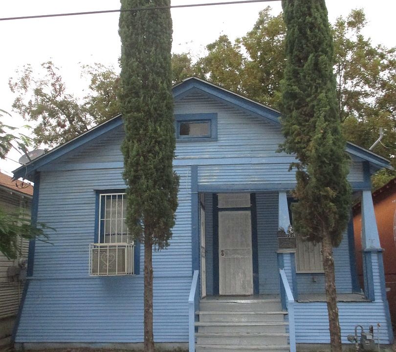 1st image of 1019 W Poplar St