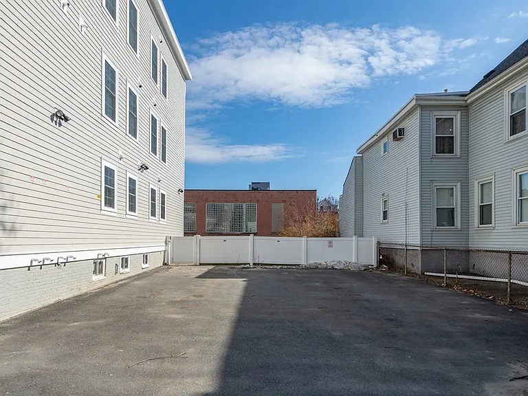 6 Rush St #1 — Photo 13