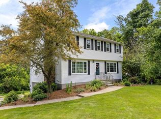 34 Uxbridge Rd, Sutton, MA 01590