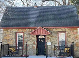 217 W Hickory St, Neosho, MO 64850