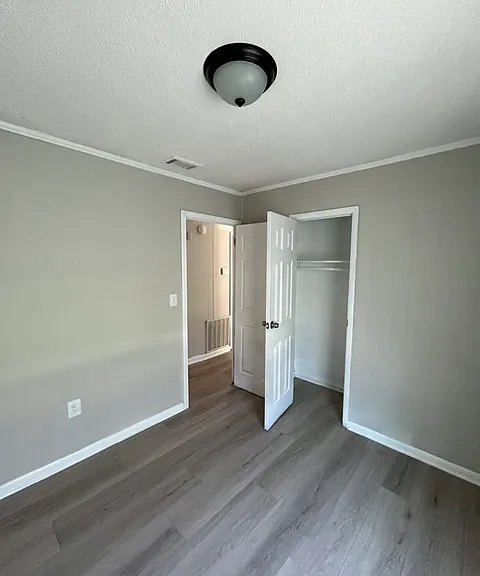 2830 Village Green Dr — Photo 13