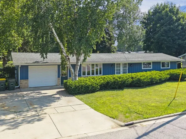 705 Ray St, Prairie Du Sac, WI 53578