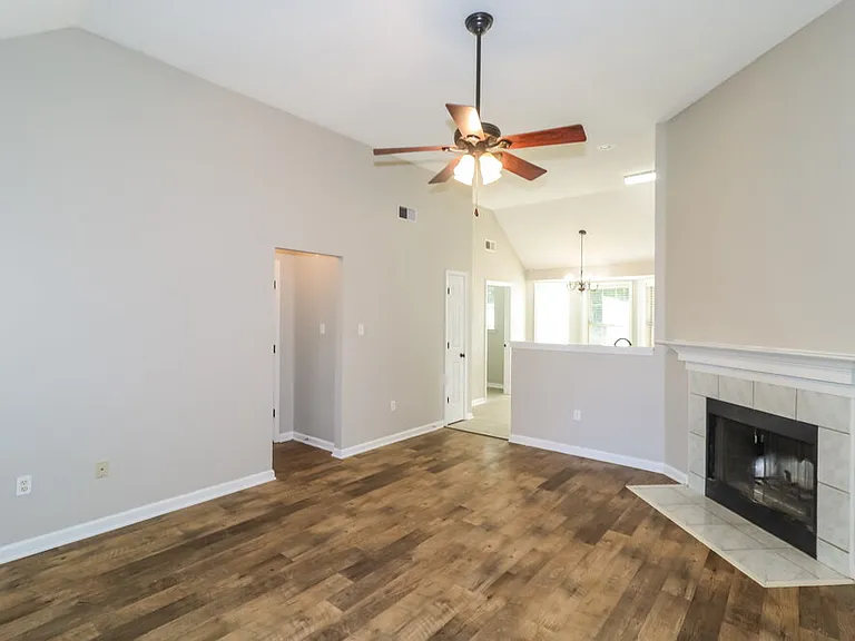 5639 Camden Cv — Photo 5