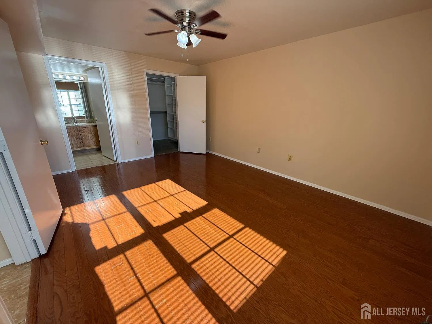 2 bed, 2.0 bath, $2,500 — Photo 2