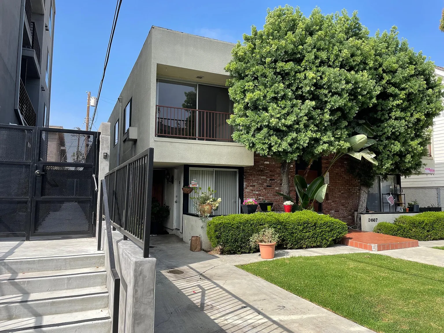 3667 Dunn Dr — Photo 2