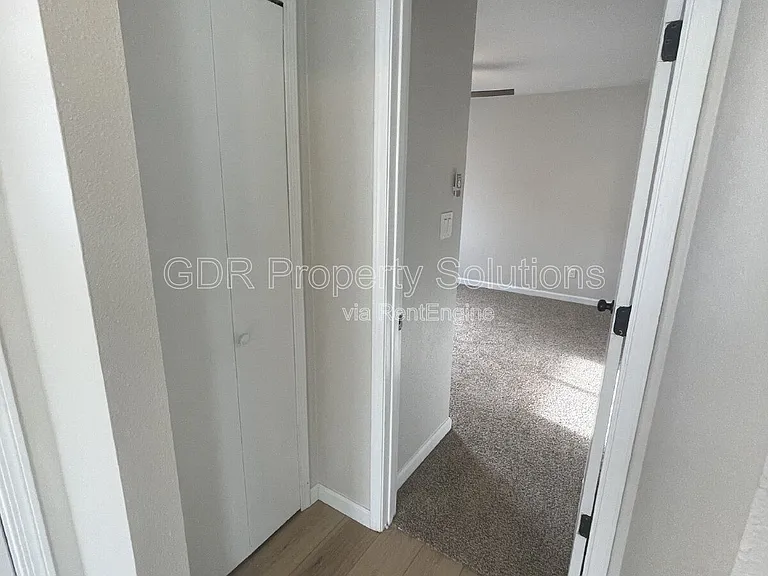 4733 Platinum Dr NE — Photo 24