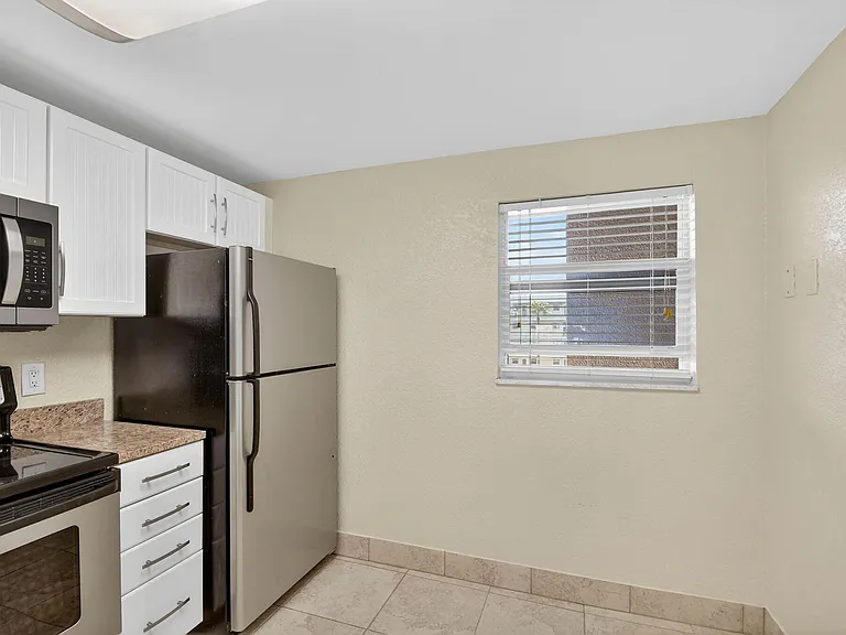 2615 NE 1st Ct #312 — Photo 9