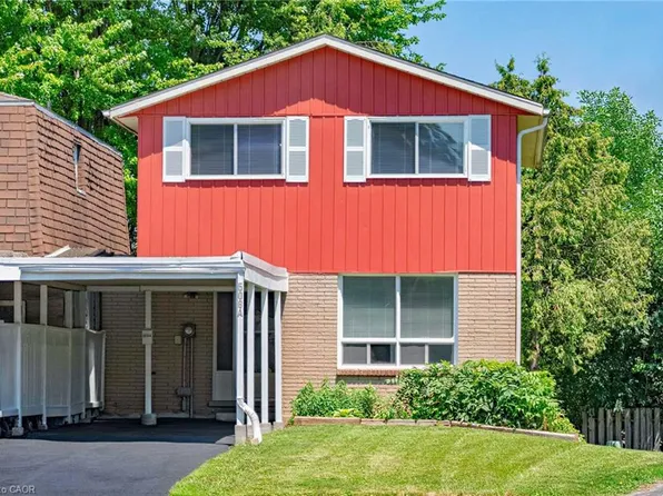 506 Lonelm Ct #A, Waterloo, ON N2L 5E1