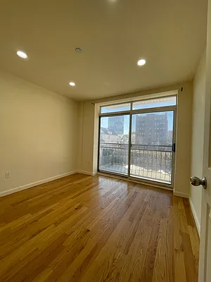 Rented by Fave Realty Inc | media 2