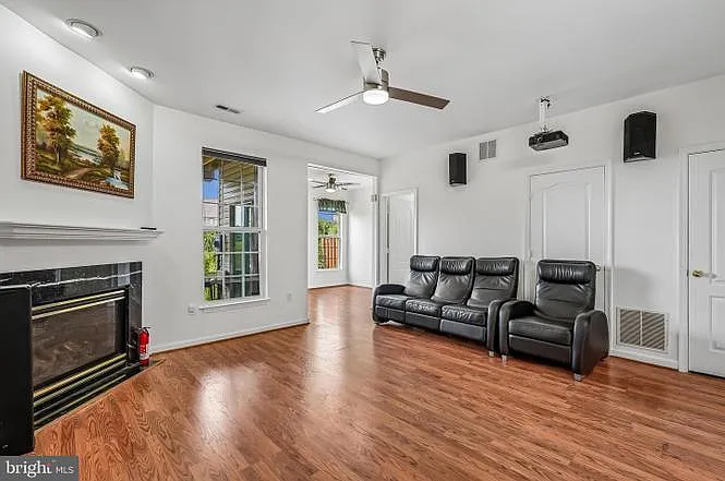 12960 Park Crescent Cir — Photo 2