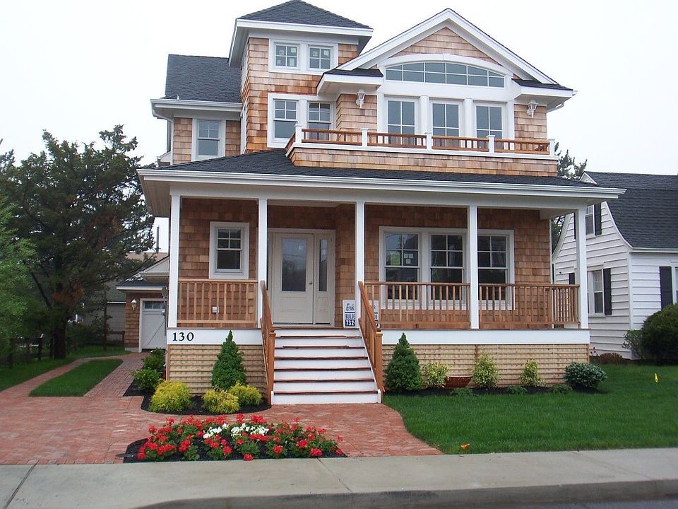 1st image of 130 Belvoir Ave