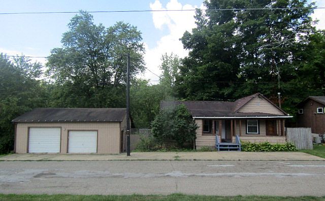 1st image of 136 E Pleasant St