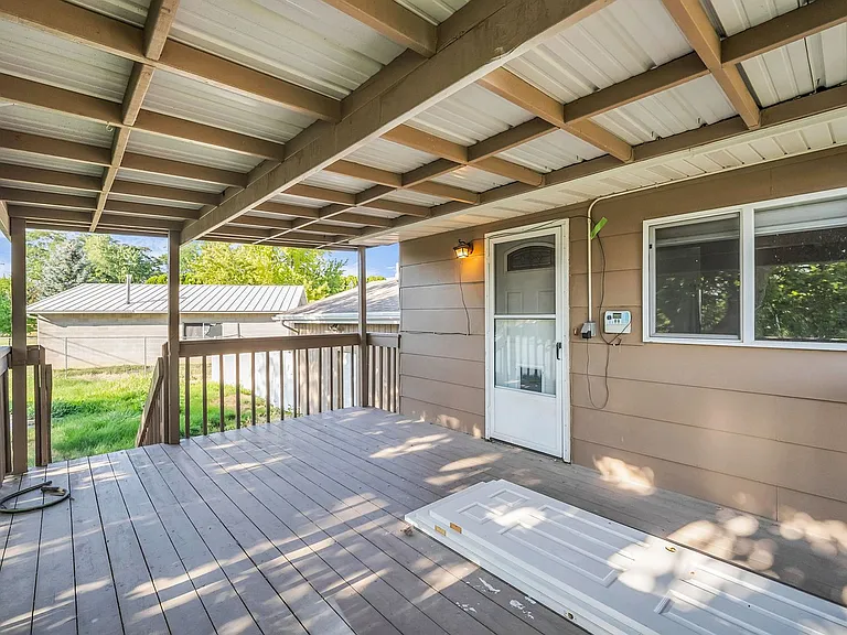 749 N Colonial Ave — Photo 26